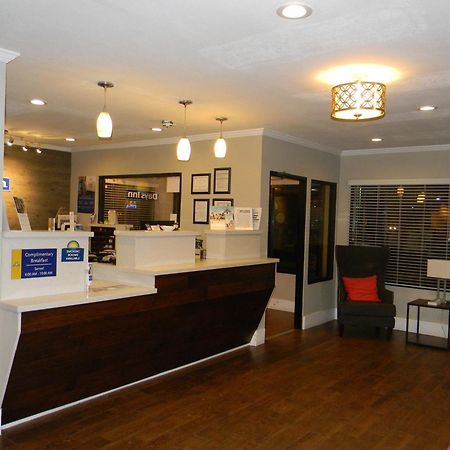 Days Inn By Wyndham Bainbridge Exterior photo